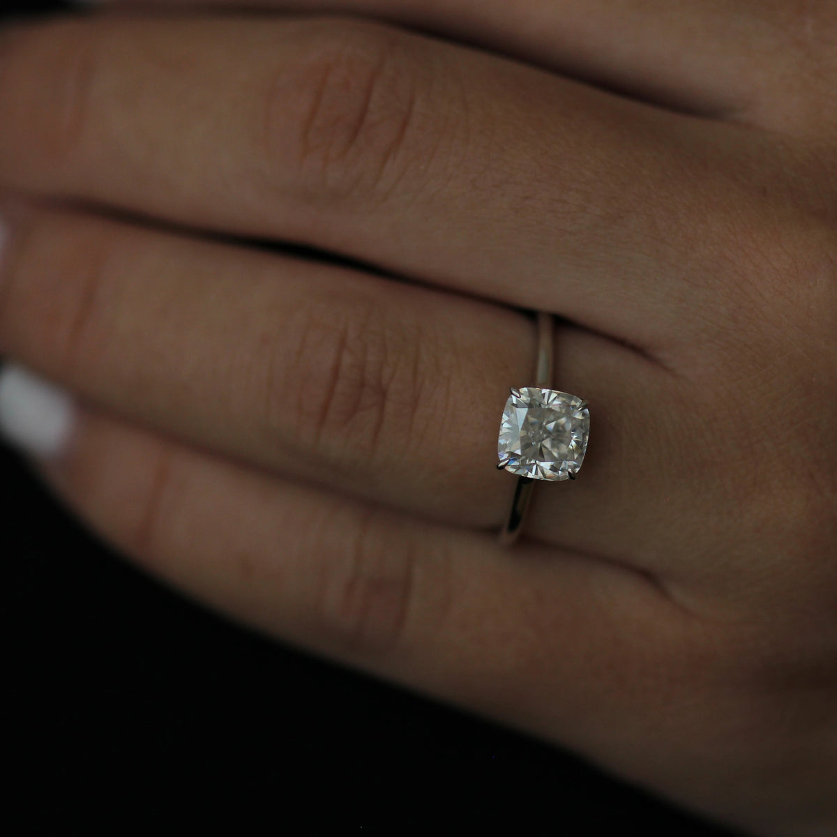 2 carat cushion cut moissanite engagement ring in silver