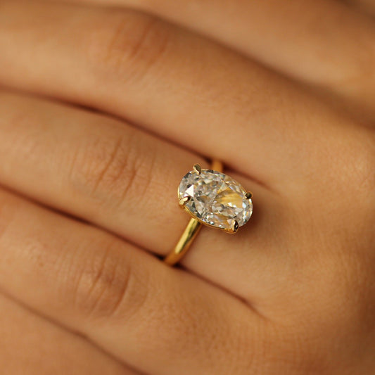 3.5 carat Gold oval ring