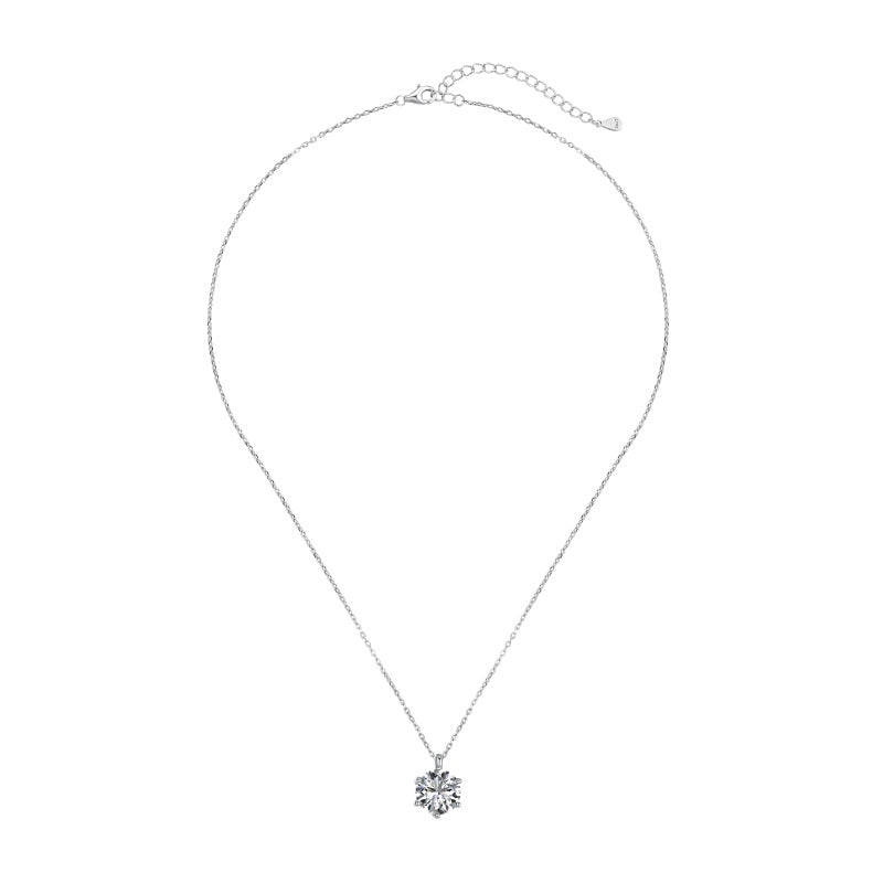 round pendant necklace with 8.5mm stone