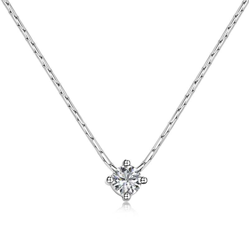 Round pendant necklace with 4mm cubic zirconia stone