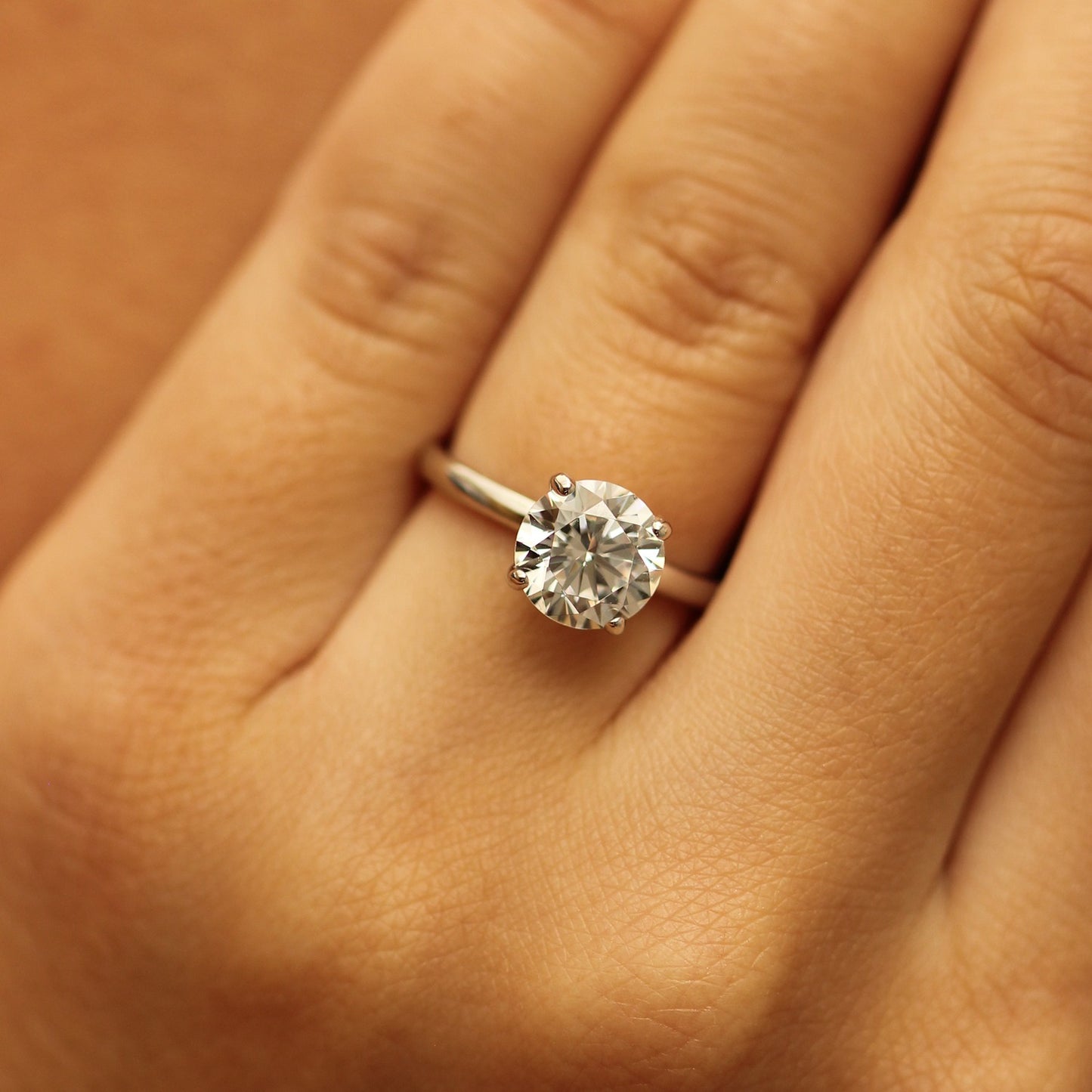 Round ring on hand