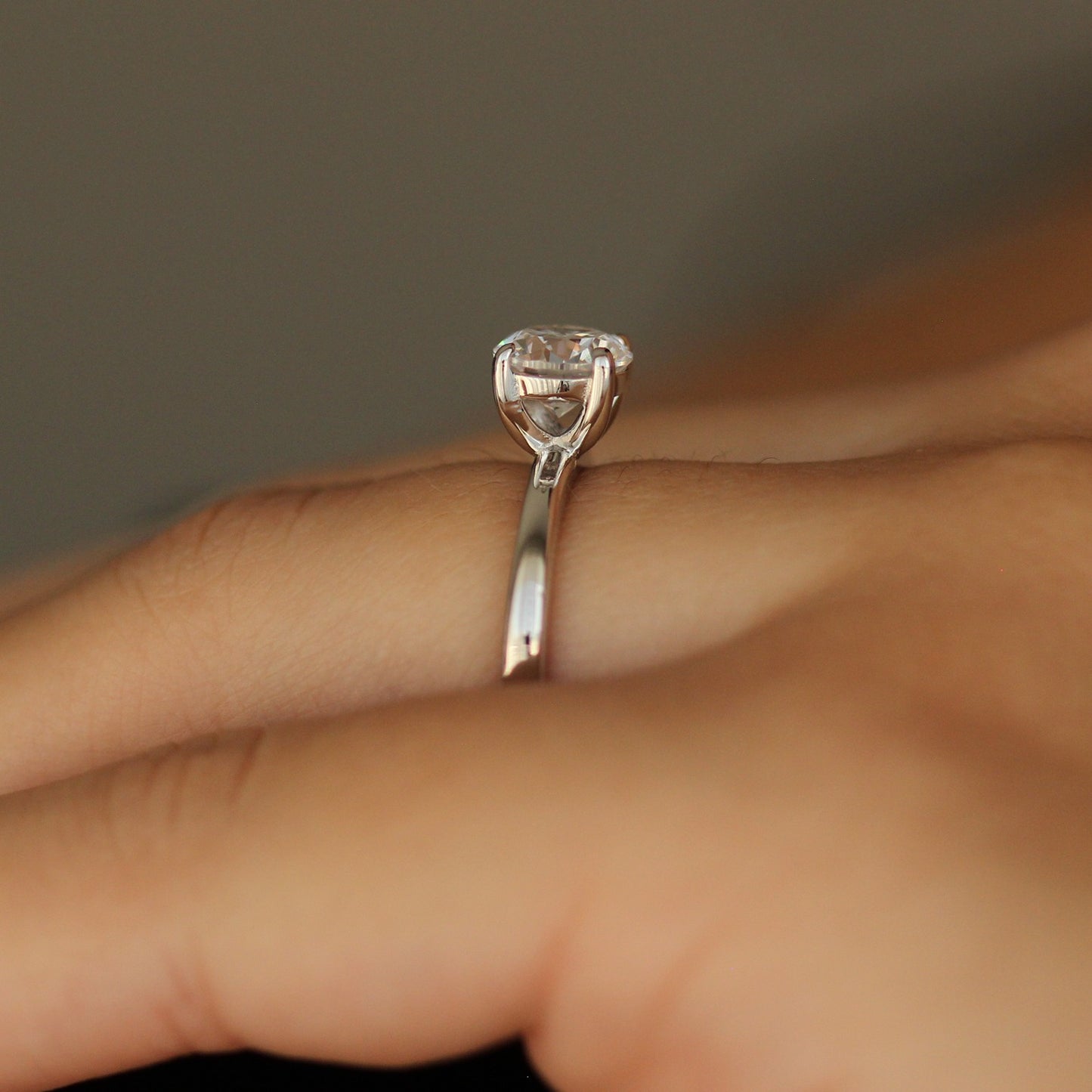 Round ring on hand