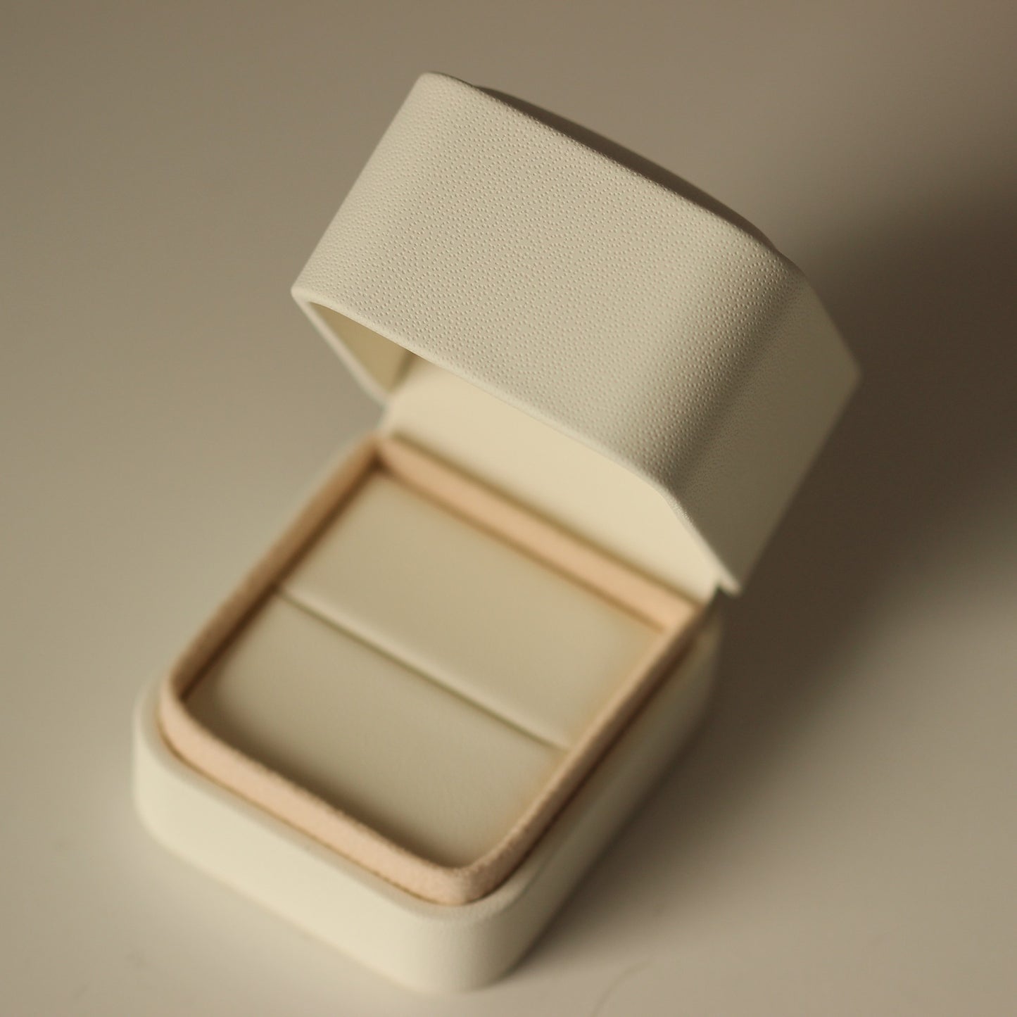 Empty Travel Ring Co proposal ring box