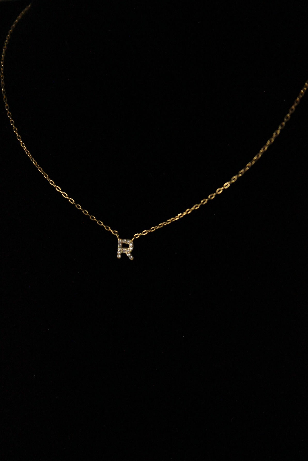letter r necklace in gold