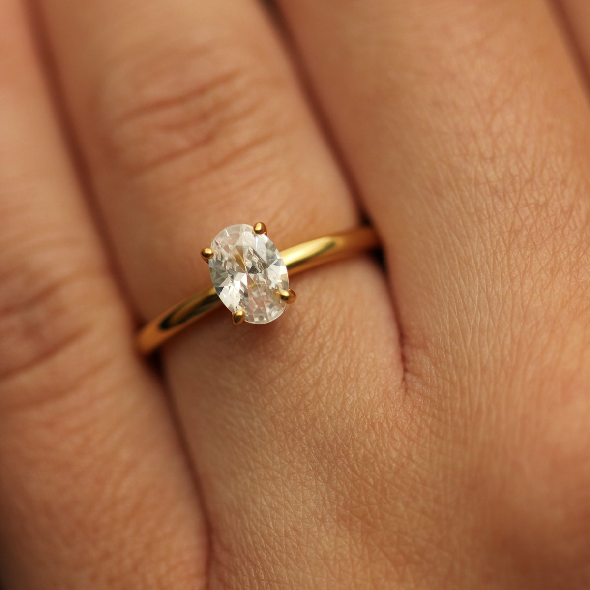1ct oval ring gold on hand