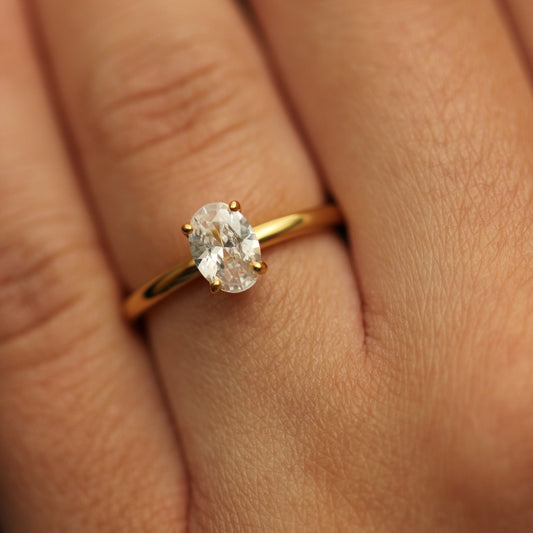 1ct oval ring gold on hand