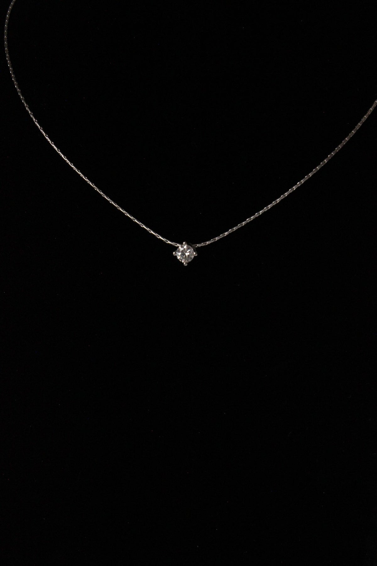 alessandria Round pendant necklace with 4mm cubic zirconia stone