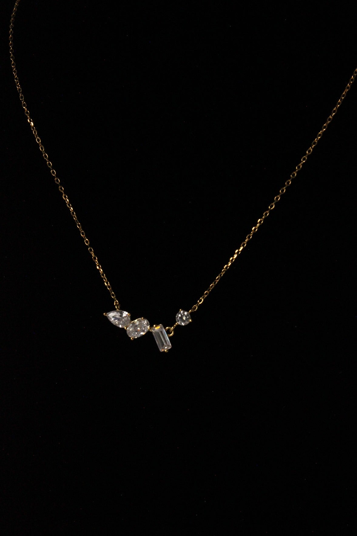 gold pendant necklace