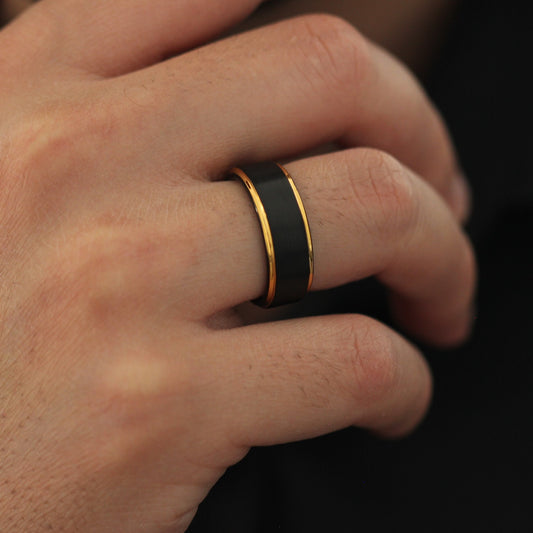 Black and gold men’s ring 8mm with stepped edge design