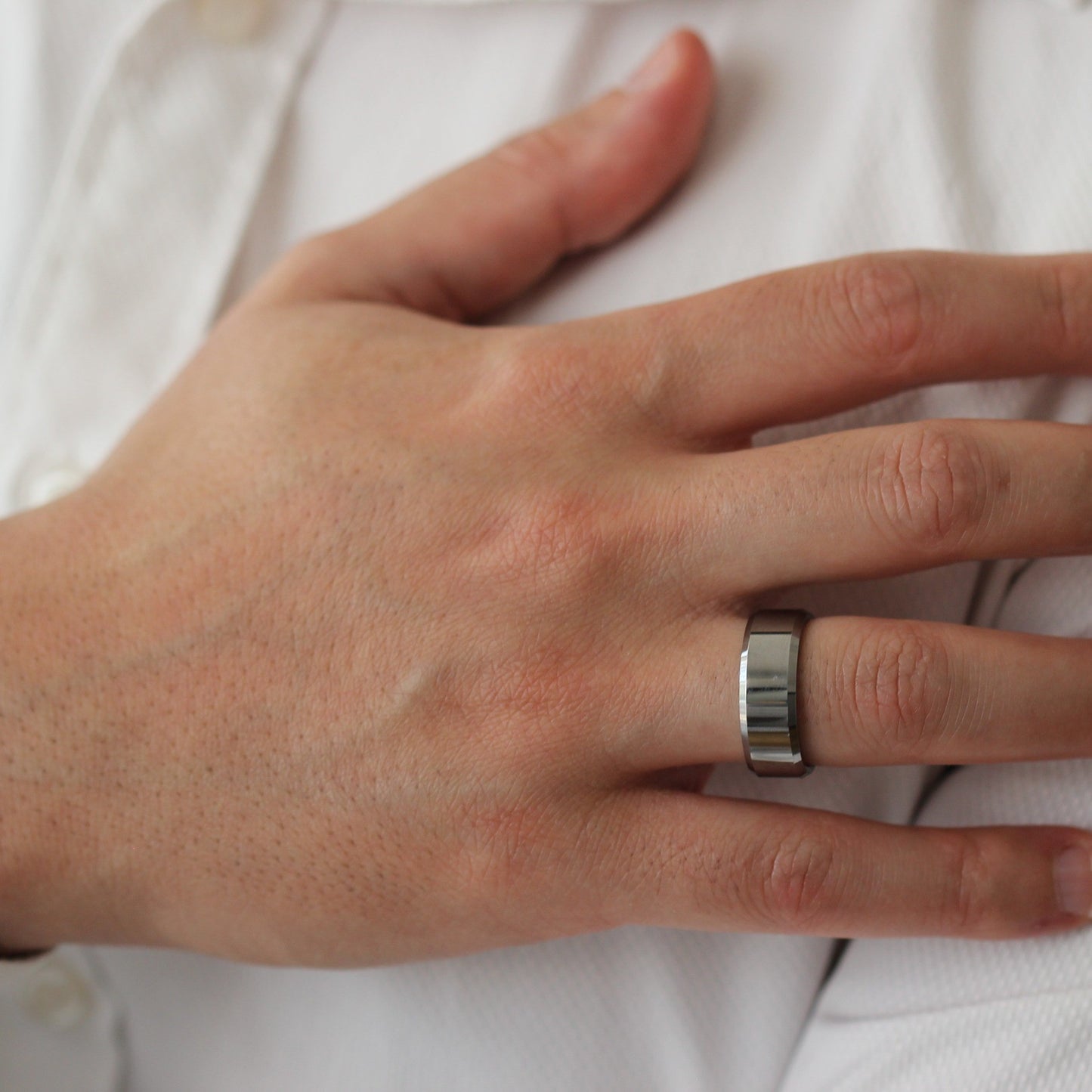 Men’s silver tungsten ring with beveled edge