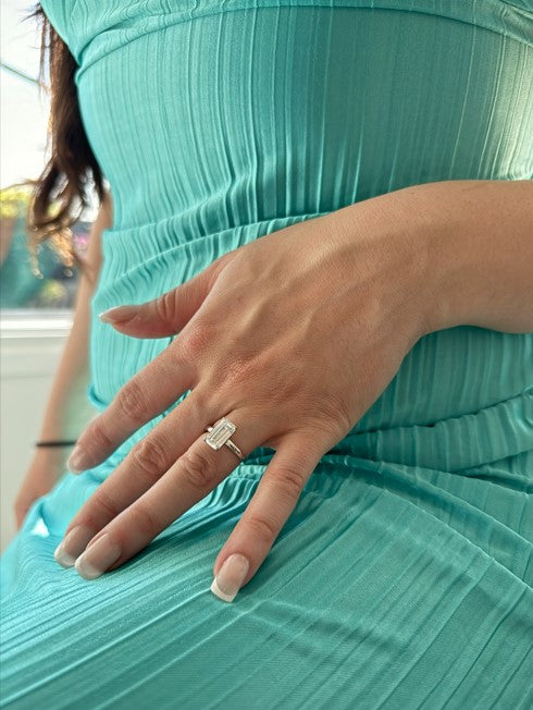 3 ct emerald silver plain band travel ring