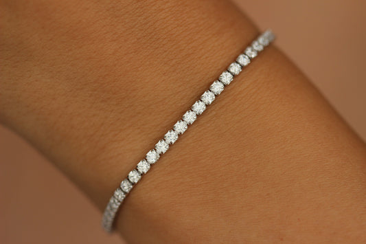 silver tennis bracelet 2.5mm on wrist