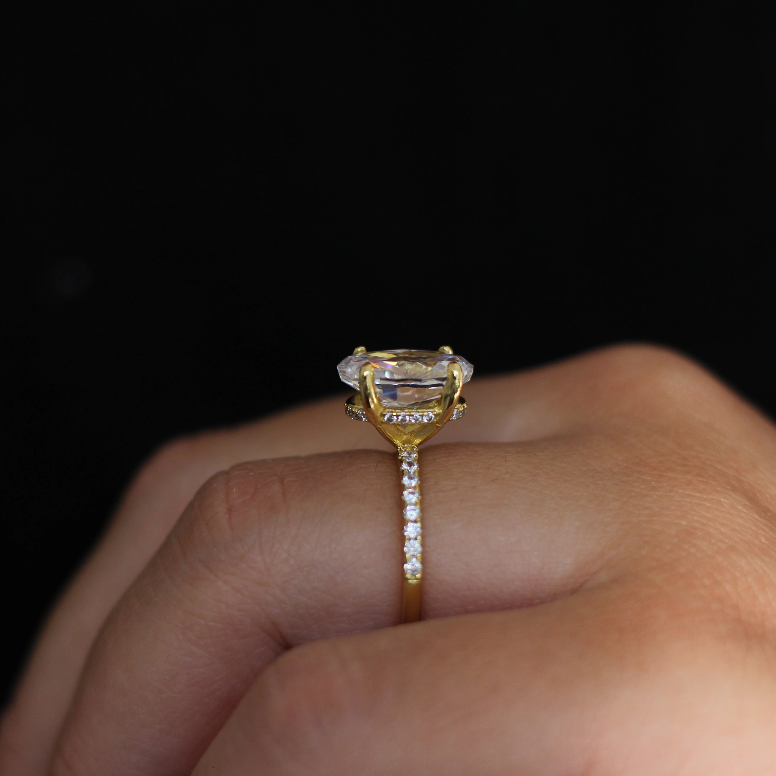 Elongated oval crushed ice pavé band in 14k gold with CZ stones