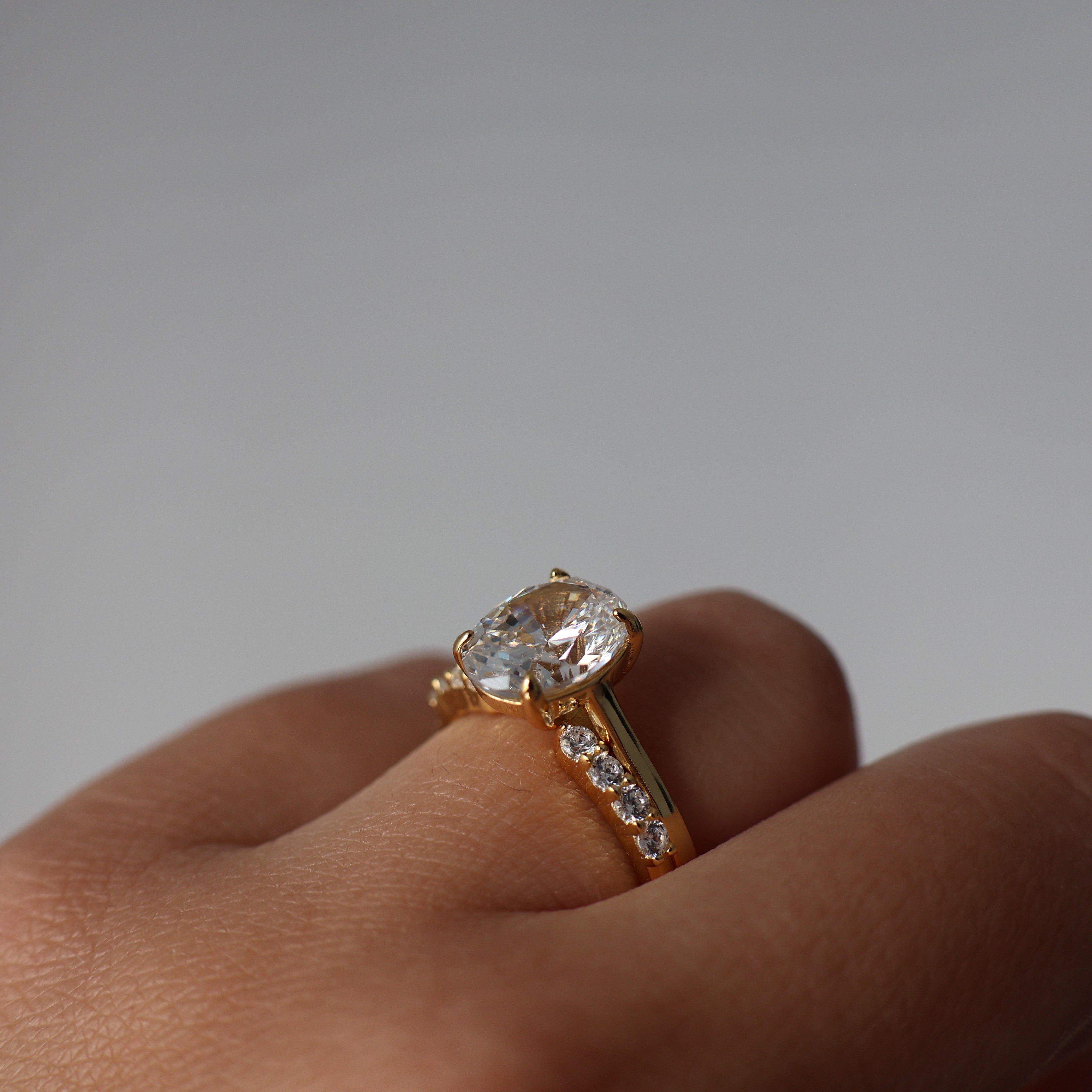 18k yellow gold open wedding band