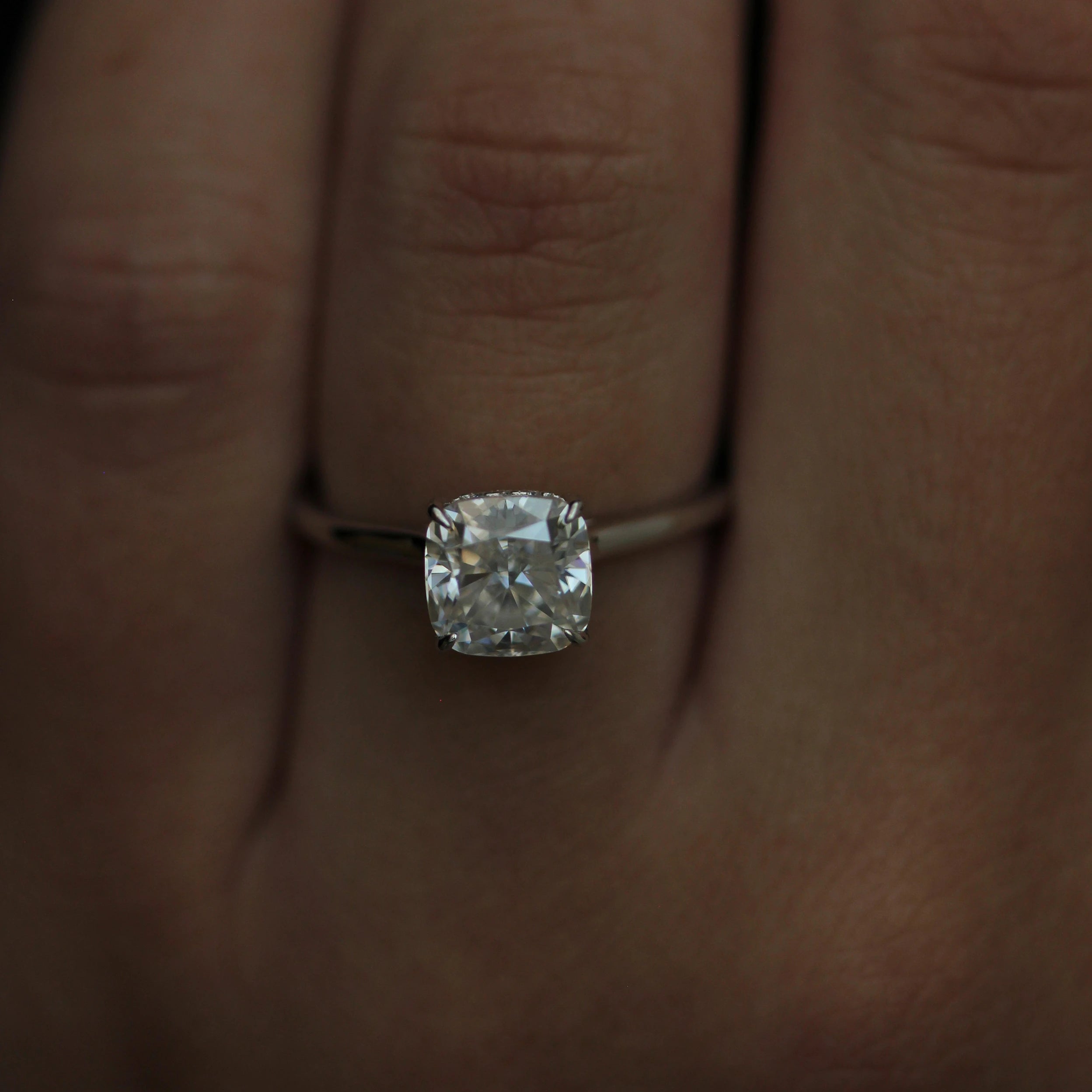 2 carat cushion cut moissanite engagement ring in silver