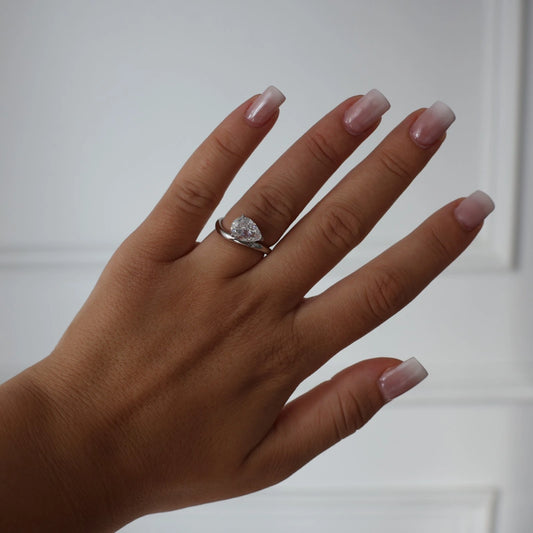 2.5 ct east west oval cubic zirconia ring in silver
