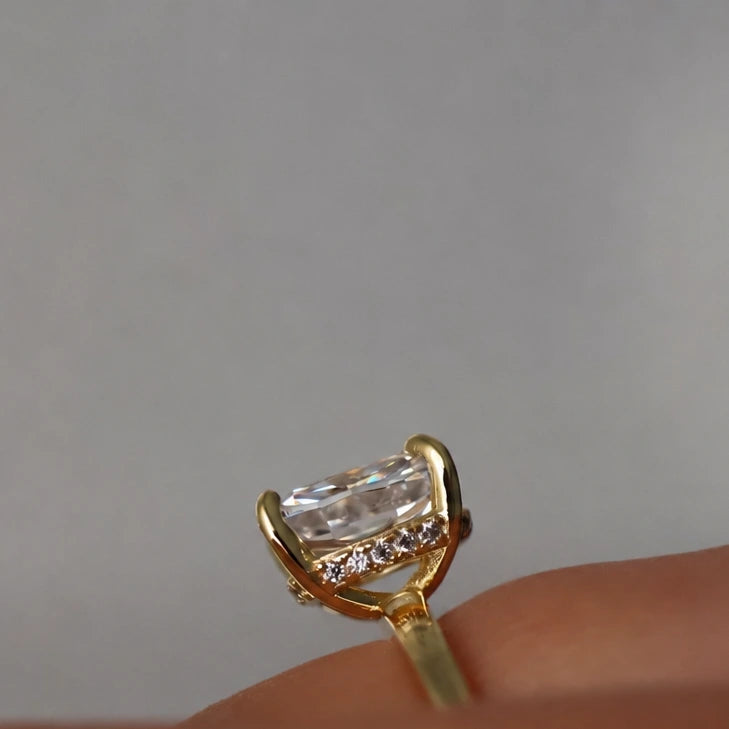 Ravello 2.5 Ct Elongated Cushion - Gold