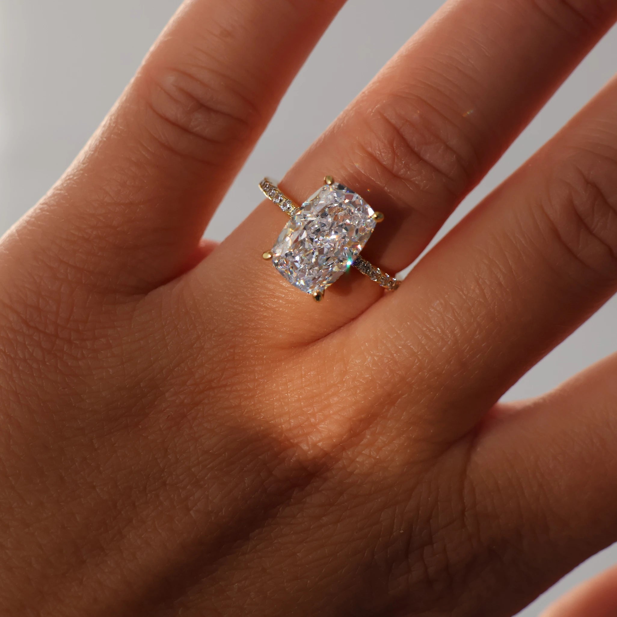 Ravello 3.5 Ct Elongated Cushion Pavé Band  - Gold