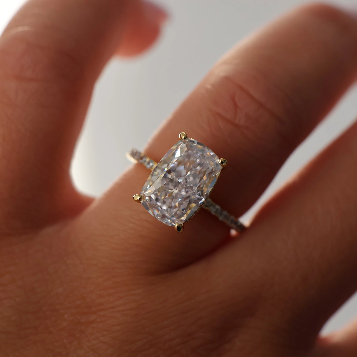 Ravello 3.5 Ct Elongated Cushion Pavé Band  - Gold