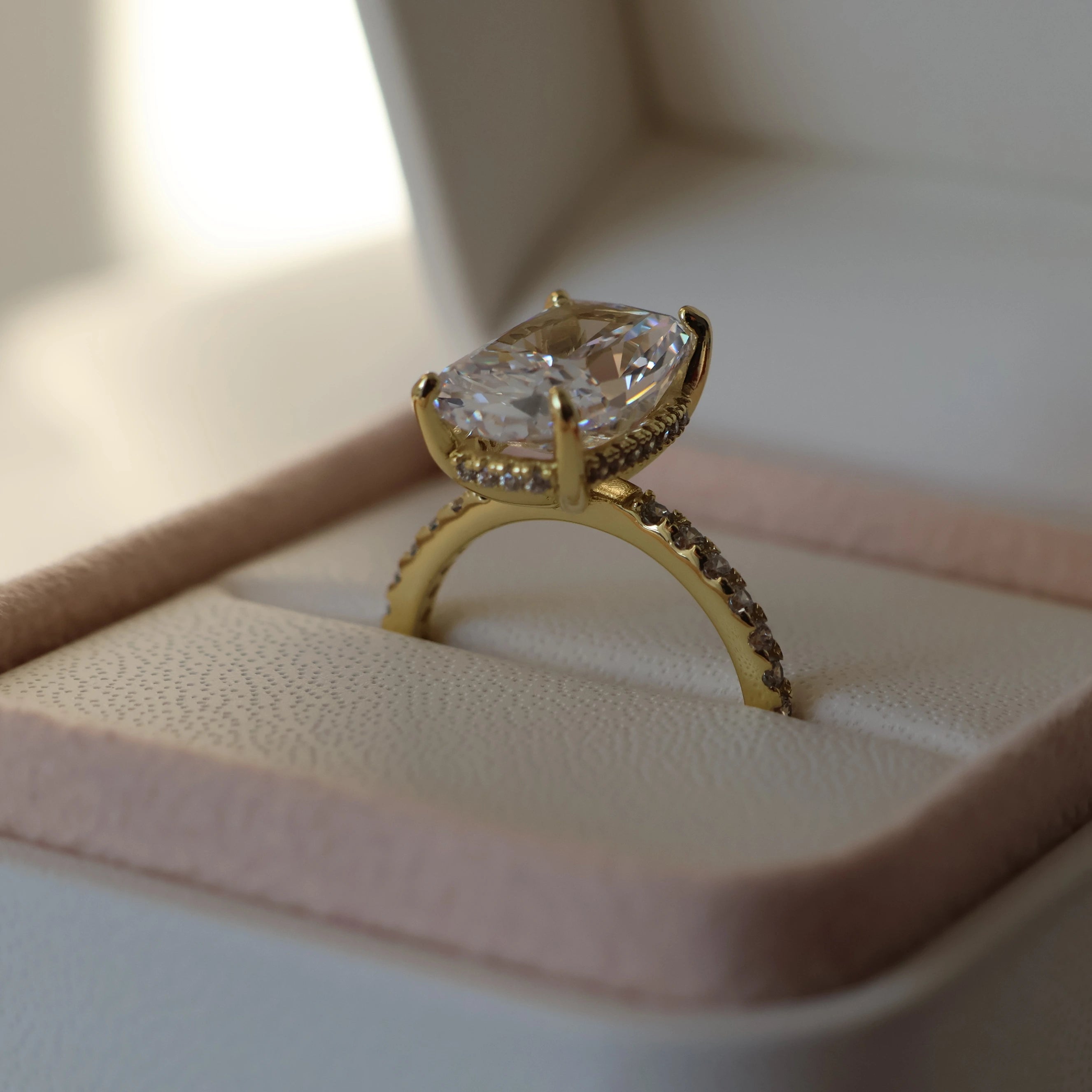 Ravello 3.5 Ct Elongated Cushion Pavé Band  - Gold