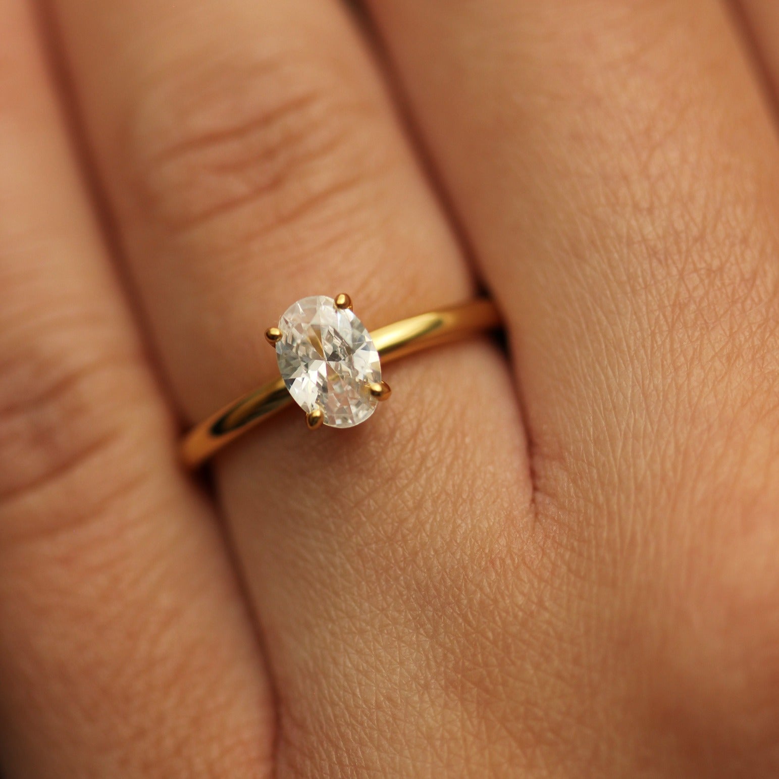 1ct oval ring gold on hand