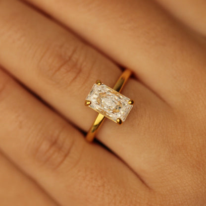 18k gold vermeil ring on hand