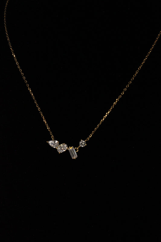 gold pendant necklace 