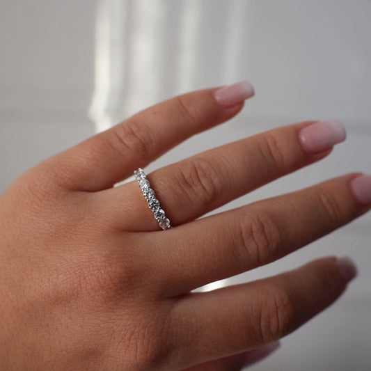 floating round wedding band in silver