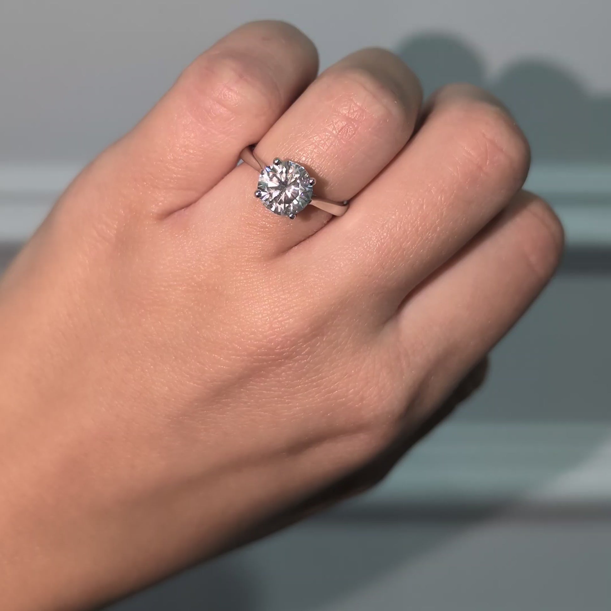 Round cut ring on hand video