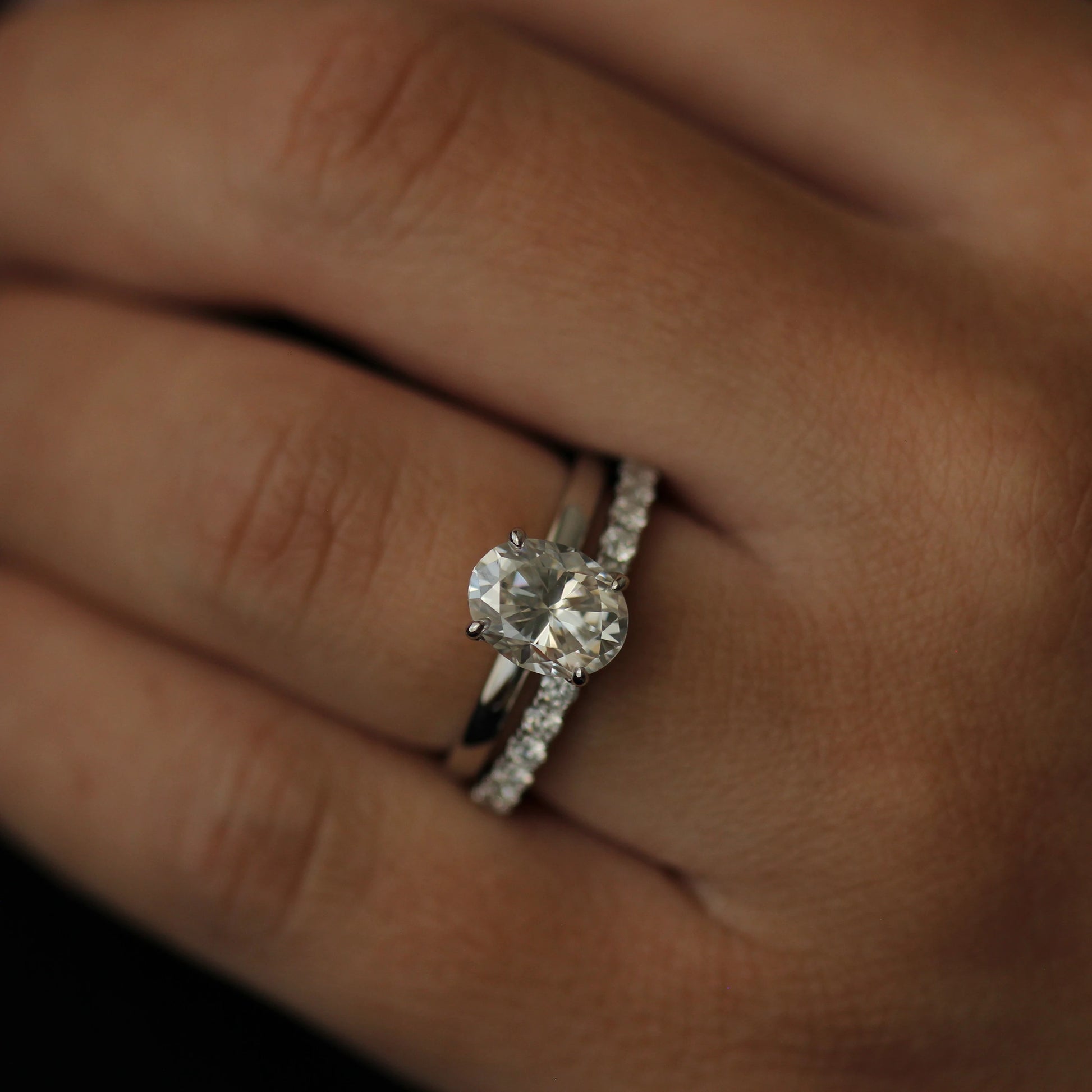 Scalloped pavé moissanite eternity ring in silver