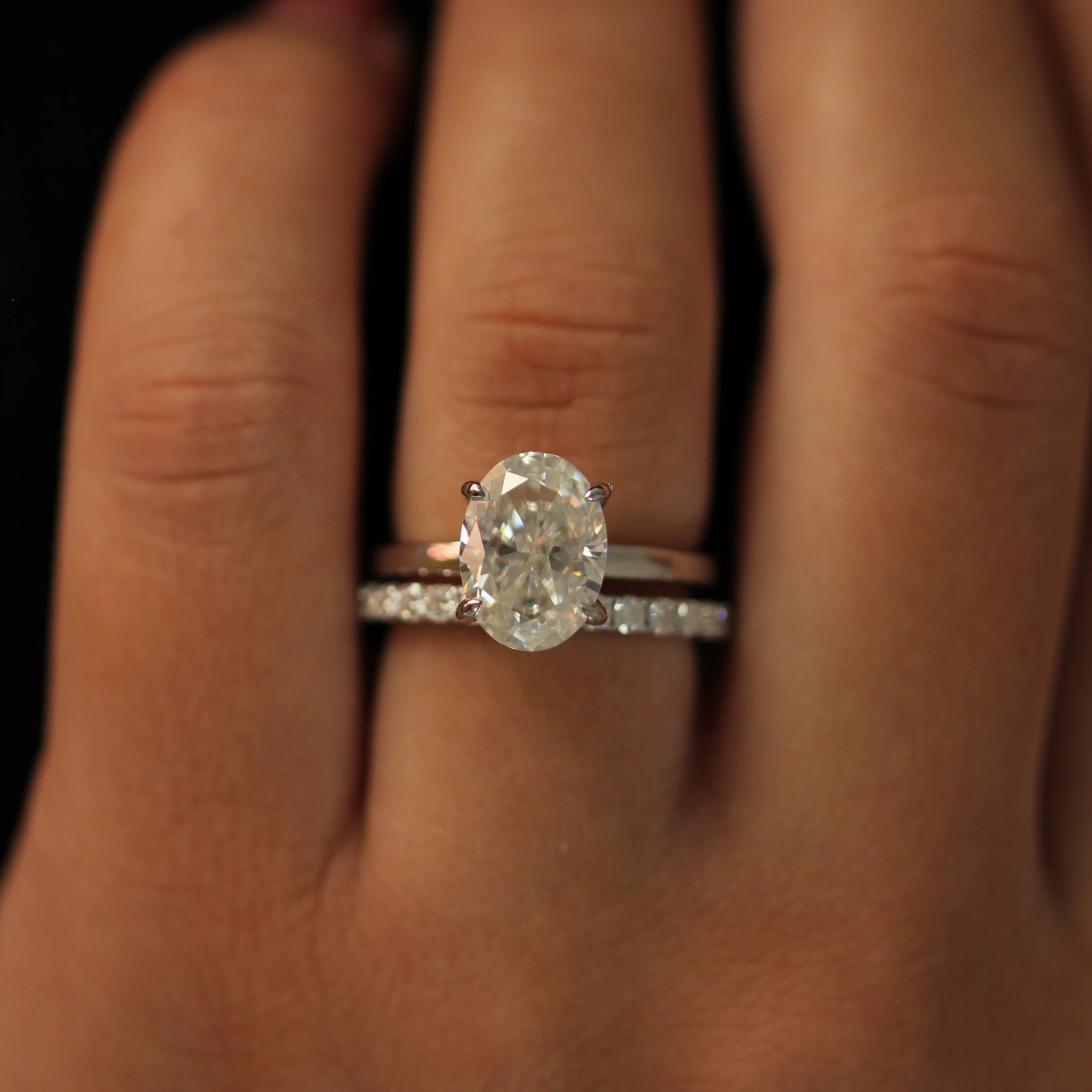 4 carat oval moissanite solitaire ring in 925 silver